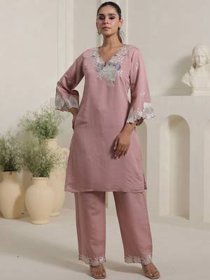 Women Floral Embroidered Straight Kurta with Palazzo 1
