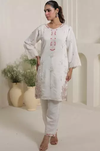 Women Floral Embroidered Kurta with Palazzos