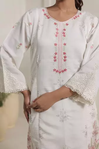 Women Floral Embroidered Kurta with Palazzos