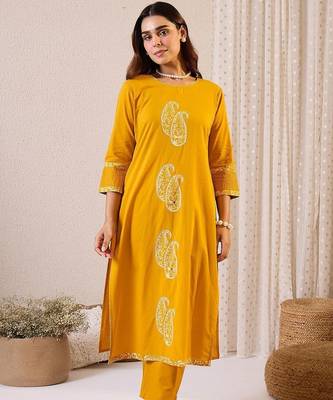Women Paisley Printed Pure Cotton Kurta with Trouser & Dupatta 2