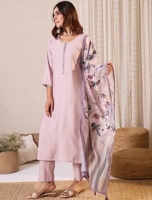 Women Solid Kurta with Trousers & Dupatta 3