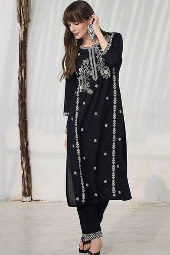 Floral Embroidered Regular Thread Work Kurta With Trousers