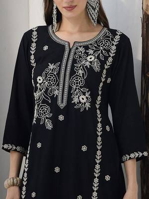Floral Embroidered Regular Thread Work Kurta With Trousers 2