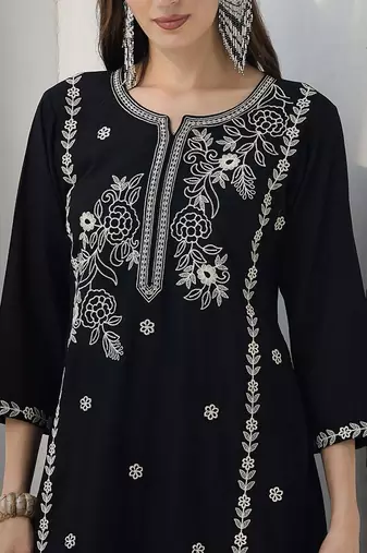 Floral Embroidered Regular Thread Work Kurta With Trousers