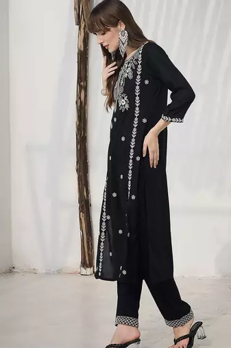 Floral Embroidered Regular Thread Work Kurta With Trousers