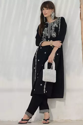 Floral Embroidered Regular Thread Work Kurta With Trousers