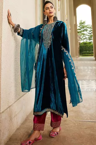 Women Ethnic Motifs Embroidered Regular Velvet Kurta with Trousers & Dupatta