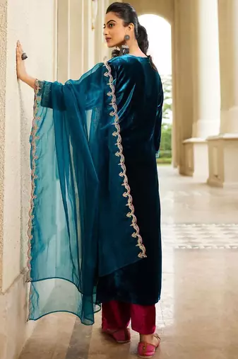 Women Ethnic Motifs Embroidered Regular Velvet Kurta with Trousers & Dupatta