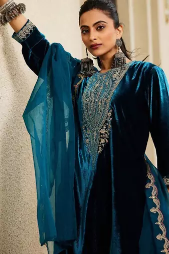 Women Ethnic Motifs Embroidered Regular Velvet Kurta with Trousers & Dupatta