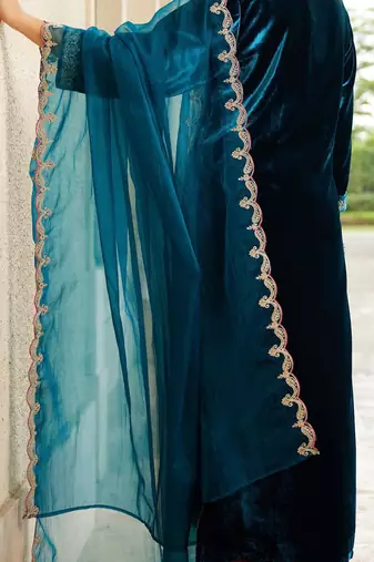 Women Ethnic Motifs Embroidered Regular Velvet Kurta with Trousers & Dupatta