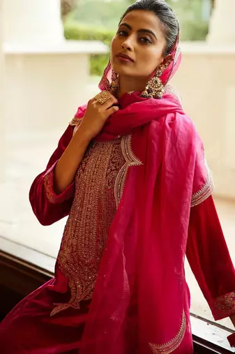 Women Ethnic Motifs Embroidered Sequinned Kurta & Trouser With Dupatta