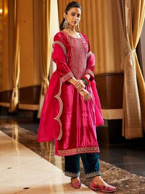 Women Ethnic Motifs Embroidered Sequinned Kurta & Trouser With Dupatta 4