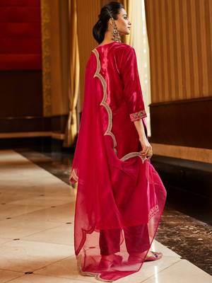 Women Ethnic Motifs Embroidered Sequinned Kurta & Trouser With Dupatta 5