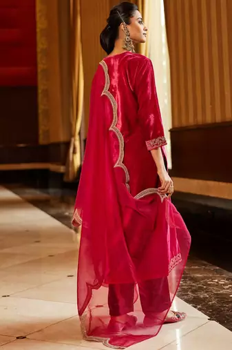 Women Ethnic Motifs Embroidered Sequinned Kurta & Trouser With Dupatta