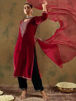 Floral Yoke Design Sequinned Velvet Straight Kurta With Trousers & Dupatta 7