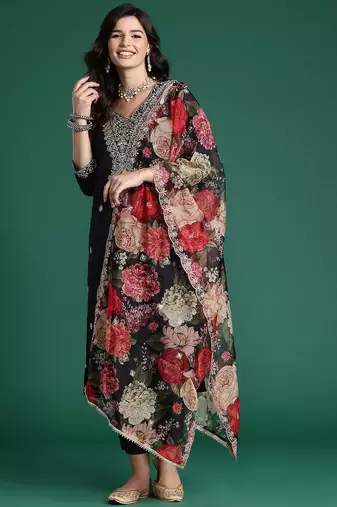Ethnic Motifs Embroidered Sequinned Kurta With Trousers & Dupatta