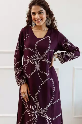 Women Floral Embroidered Regular Sequinned Kurta with Trousers
