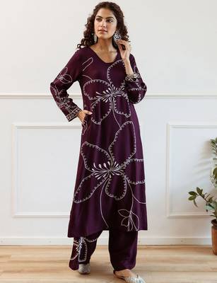 Women Floral Embroidered Regular Sequinned Kurta with Trousers 4