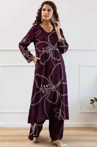 Women Floral Embroidered Regular Sequinned Kurta with Trousers