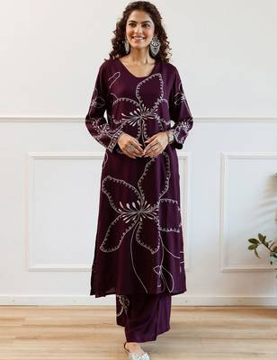 Women Floral Embroidered Regular Sequinned Kurta with Trousers 6