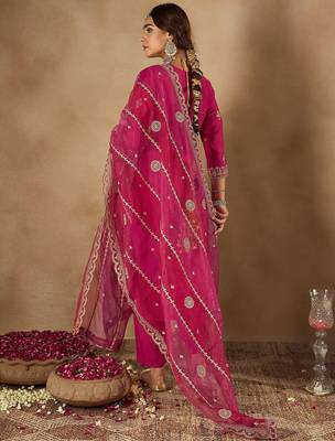 Women Floral Embroidered Regular Sequinned Kurta with Trousers & With Dupatta 6