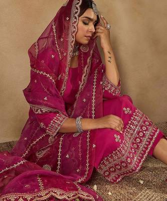 Women Floral Embroidered Regular Sequinned Kurta with Trousers & With Dupatta 7