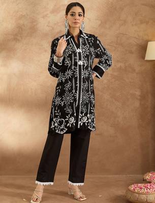 Women Floral Embroidered Regular Thread Work Pure Cotton Kurta with Trousers 1