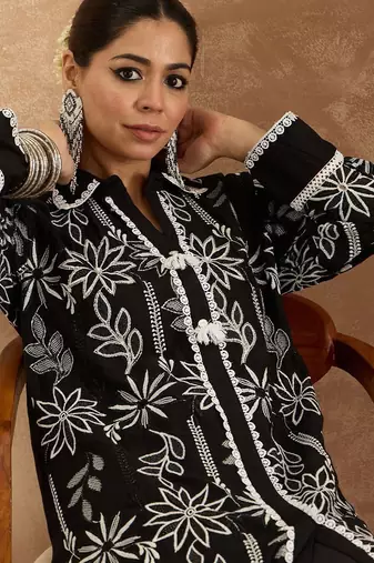 Women Floral Embroidered Regular Thread Work Pure Cotton Kurta with Trousers