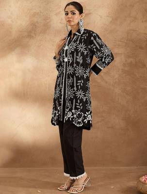 Women Floral Embroidered Regular Thread Work Pure Cotton Kurta with Trousers 4