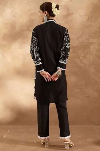 Women Floral Embroidered Regular Thread Work Pure Cotton Kurta with Trousers