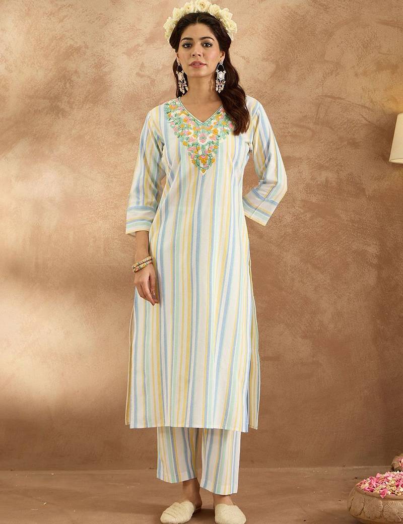Women Floral Embroidered Regular Thread Work Pure Cotton Kurta with Trousers