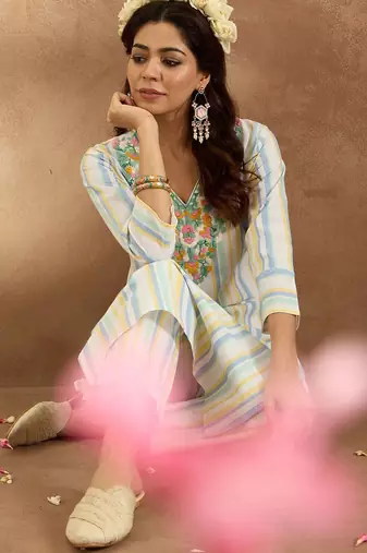 Women Floral Embroidered Regular Thread Work Pure Cotton Kurta with Trousers