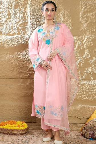 Women Floral Embroidered Regular Thread Work Kurta with Trousers & With Dupatta