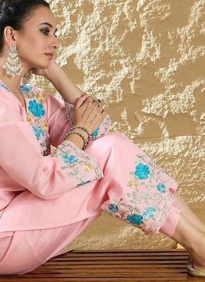 Women Floral Embroidered Regular Thread Work Kurta with Trousers & With Dupatta 7