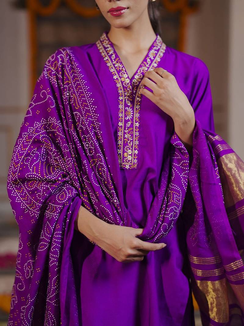 Floral Embroidered Thread Work Liva Straight Kurta With Trousers & Dupatta