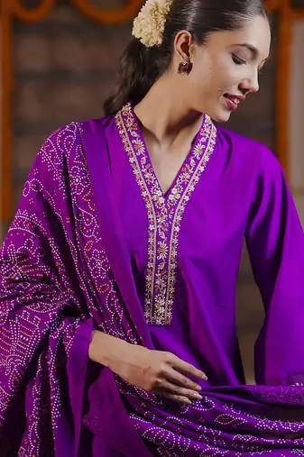 Floral Embroidered Thread Work Liva Straight Kurta With Trousers & Dupatta