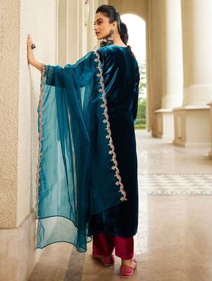 Women Ethnic Motifs Embroidered Regular Sequinned Velvet Kurta with Trousers & With Dupatta 4