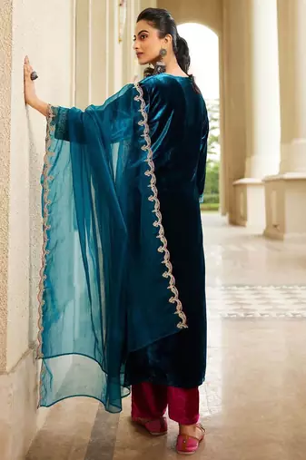 Women Ethnic Motifs Embroidered Regular Sequinned Velvet Kurta with Trousers & With Dupatta