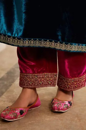 Women Ethnic Motifs Embroidered Regular Sequinned Velvet Kurta with Trousers & With Dupatta