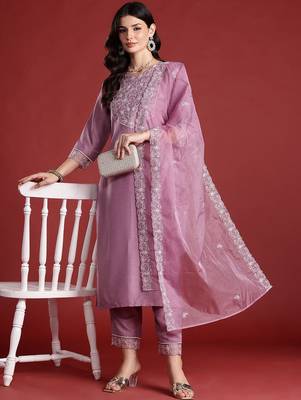 Floral Embroidered Thread Work Kurta with Trousers & Dupatta 8