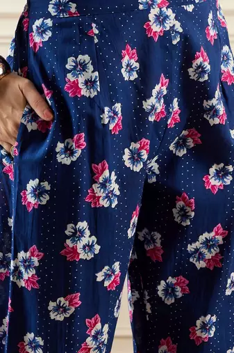 Women Floral Printed Regular Pure Cotton Kurta with Trousers