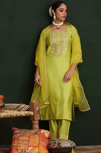 Women Embroidered Regular Liva Kurta with Trousers & With Dupatta