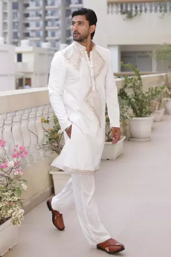 Ivory floral embroidered pure cotton kurta for men