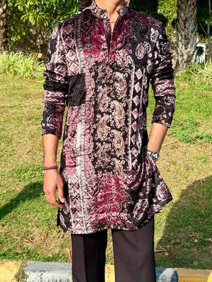 Black and wine paisley printed premium velvet partywear kurta for men 3