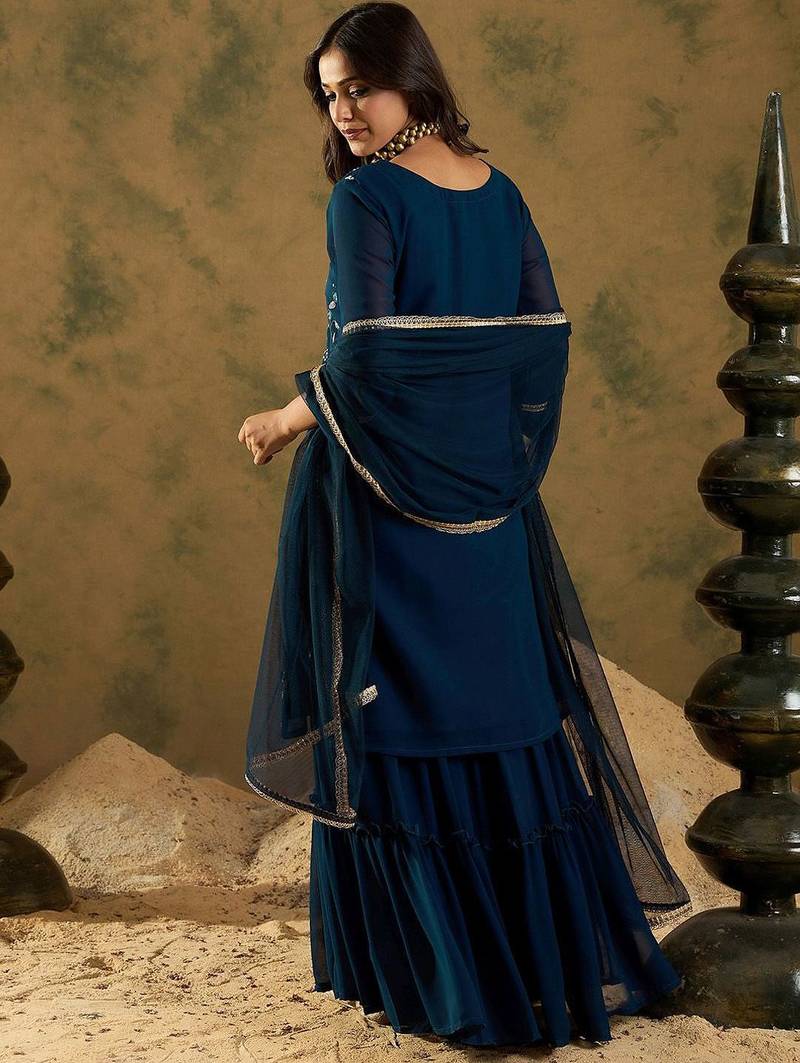 Floral Embroidered Thread Work Regular Sleeves V-Neck Georgette Kurta Set