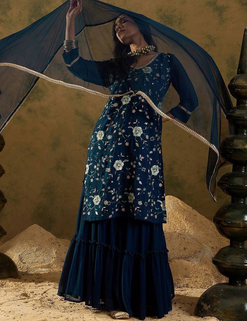 Floral Embroidered Thread Work Regular Sleeves V-Neck Georgette Kurta Set