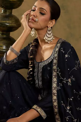 Floral Embroidered Straightf Kurta with Trousers & Dupatta
