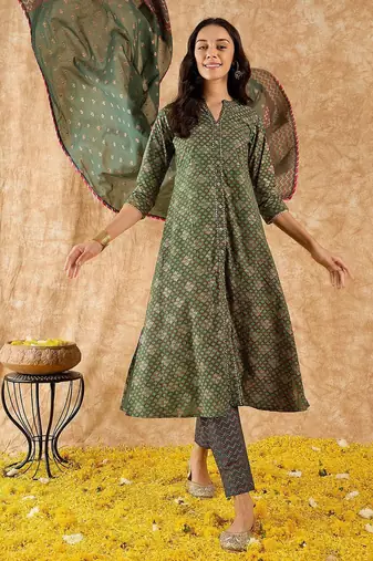 Floral Printed A-Line Sequinned Kurta with Trousers & Dupatta
