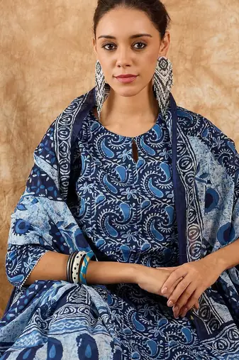 Paisley Printed Straight Kurta with Palazzos & Dupatta