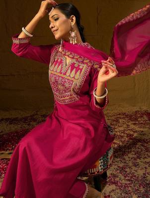 Ethnic Motifs Embroidered Sequinned Liva Straight Kurta With Trousers & Dupatta 2